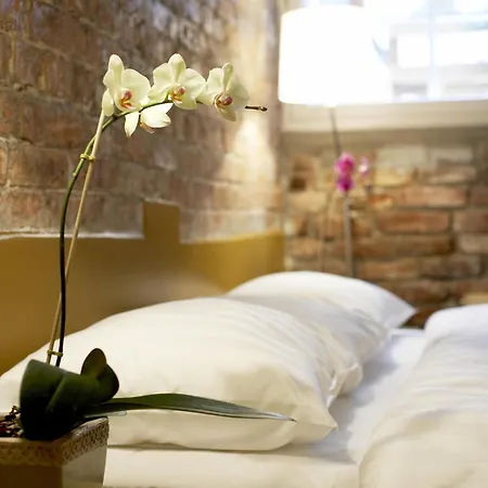 Готель Merchants House 4*